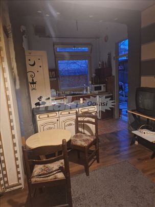 Izdajem garsonjeru na Vračaru