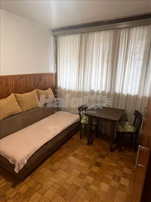 Izdajem garsonjeru u Studentskoj