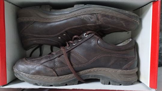 Кожне ципеле 43 за СУВО ВРЕМЕ