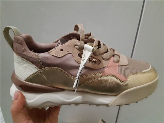 Nove Replay patike br.40