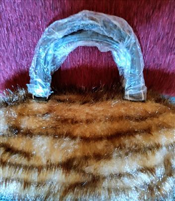 Tri nove ženske tašne