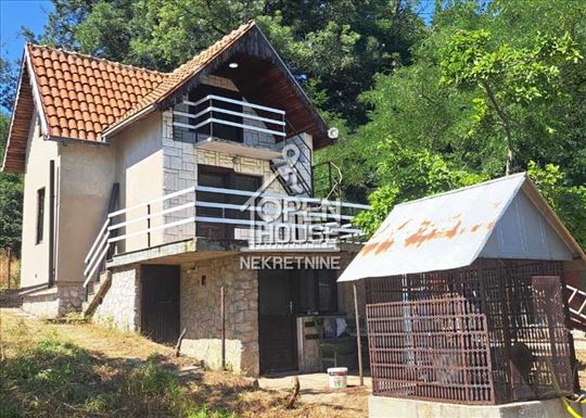 Vikendica na placu od 12,7 ari, Jabučje, Lajkovac