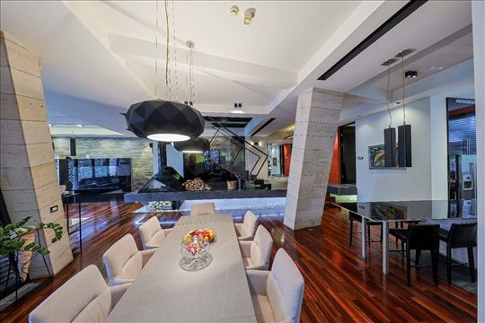 Ekskluzivna LUX VILA na Dedinju