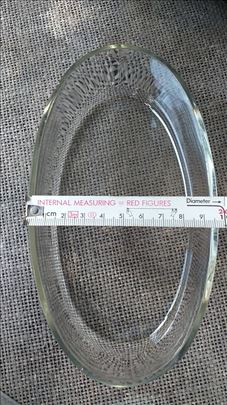 Elipsasta staklena posuda uložak za srebrninu