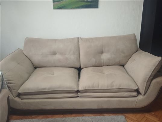 Hitna prodaja garniture!