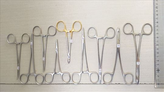 Instrument za čupanje dlaka iz uveta  