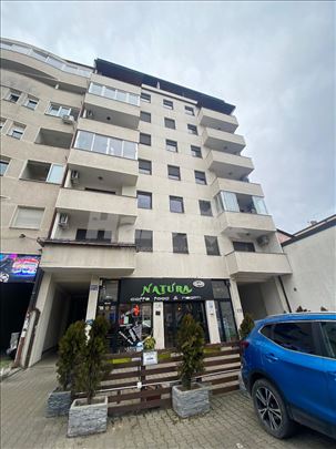 Izdajem garažno mesto,Voždovac