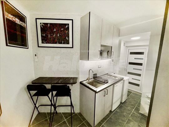 Izdajem garsonjeru 17m2 u Carice Milice