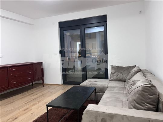 IZDAJEM STAN novogradnja Kosovska 21/1 uz parking 