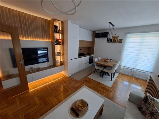 Luksuzan jednosoban stan ispod kružnog toka 42m2