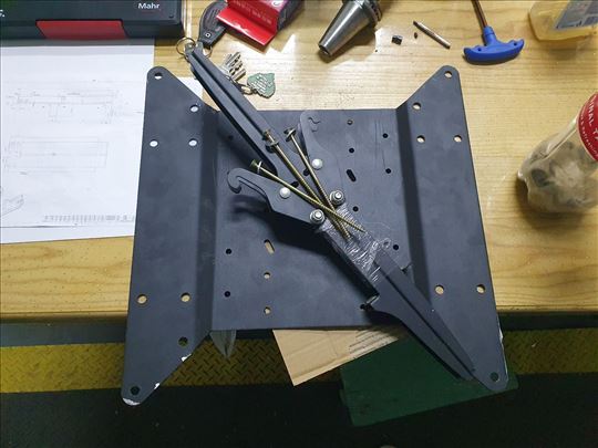 Nosac za zid za tv do 2.5m dijagonale ili 150kg 