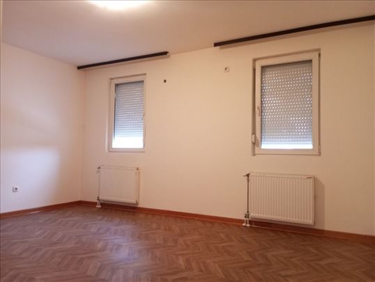 Odlična lokacija, prazan stan, Cvetanova Ćuprija