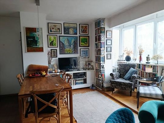 Porodičan stan na Dorćolu za život ili investiciju