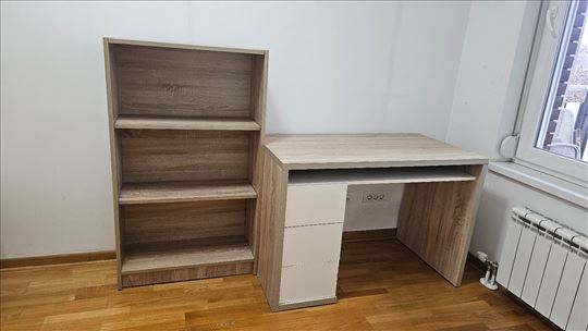 Prodajem radni sto i policu 
