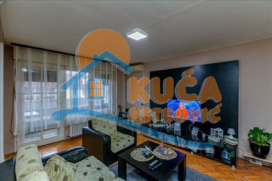 Stan 81m2 na Trošarini u vojnim zgradama