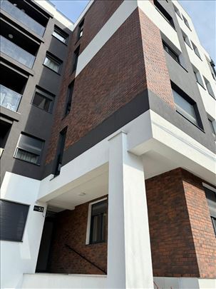 TOP ponuda!Može kao poslovni ili stambeni prostor!