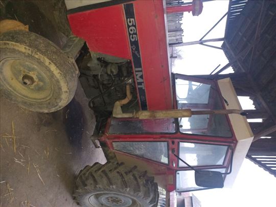 Traktor IMT 565