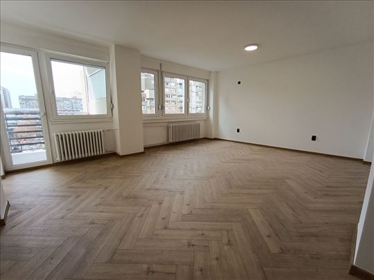 Trosoban potpuno renoviran stan!