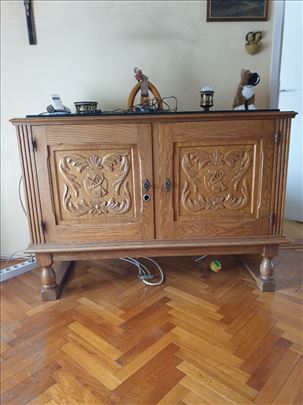 Hrastova masiv komoda