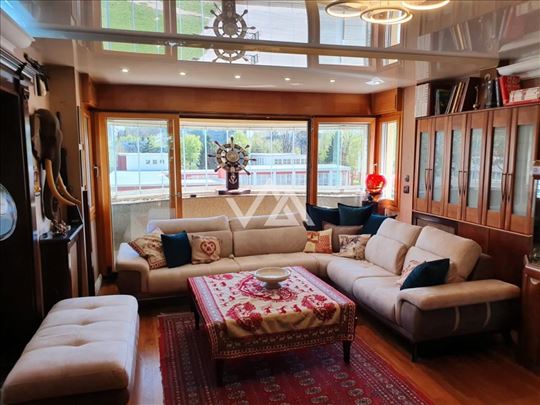 Izdaje se 5.0 stan, Novi Beograd