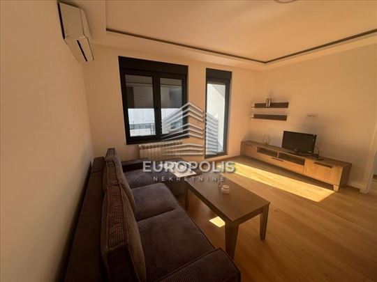 Izdaje se stan kod Ada mola- odmah useljiv ID#8181