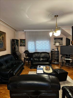 Komplet garnitura sa stolom