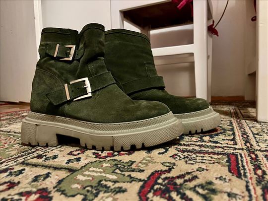 Maslinasto zelene antilop čizme sa debelim đonom 