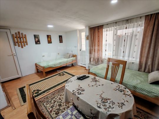 Namešten stan, Petlovo brdo - režije uračunate