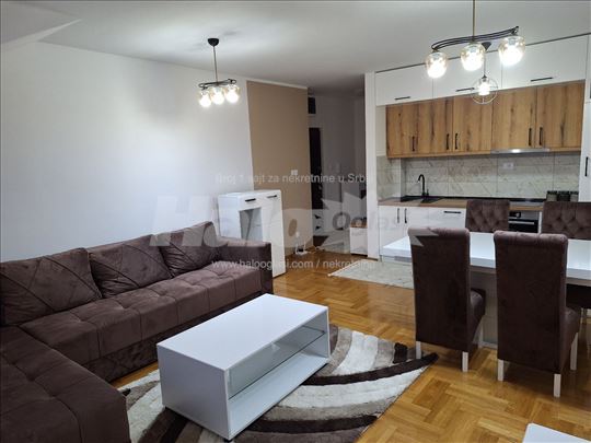 Nov stan sa novim namestajem