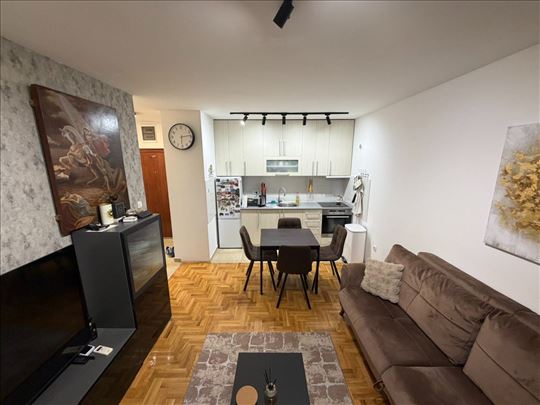 Odličan jednoiposoban! Sa Parking mestom!