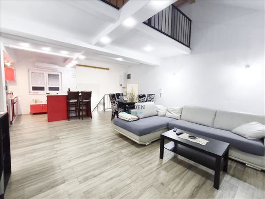 Trosoban dupleks u širem centru