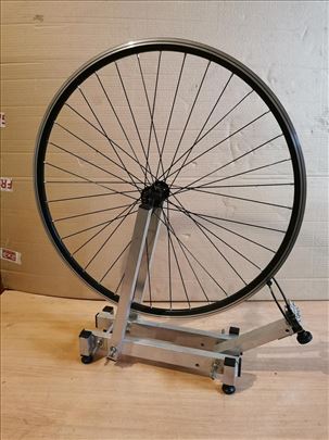 Stalak za centriranje točkova