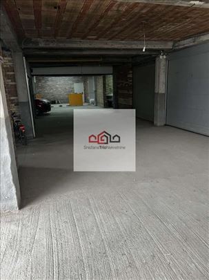 Telep,pet Duplih GaraŽa Sa Predprostorom U Suteren