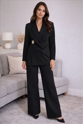 Ženski crni komplet – elegantan model, NOVO