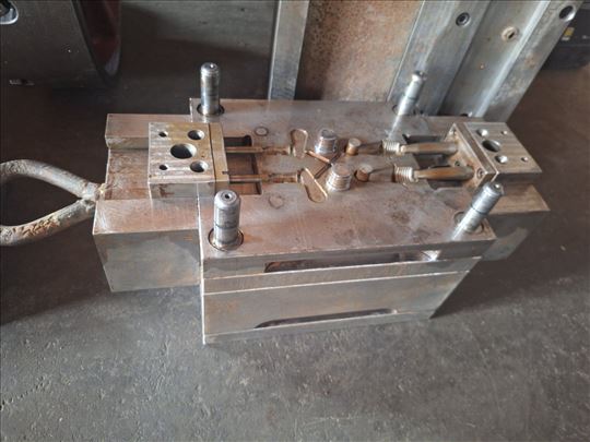 Alat za plasticnu slavinu za burad