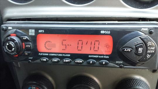 Harry Brave TD-018G CD / MP3 Player auto radio 