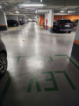 Izdaje se garažno mesto