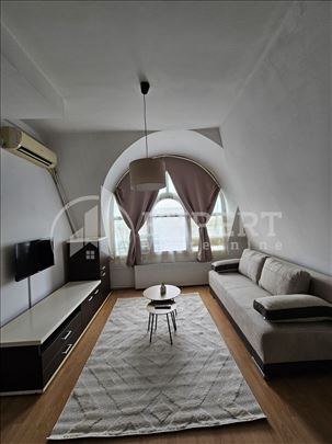 Izdaje se garsonjera u strogom centru Niša,34m2