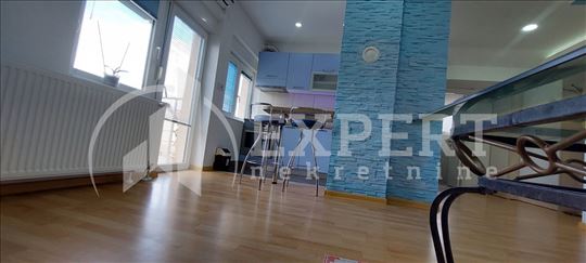 Izdaje se stan u Durlanu