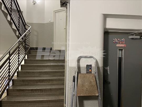 Izdajem jednosoban stan