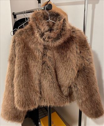 Jakna od veštačkog krzna