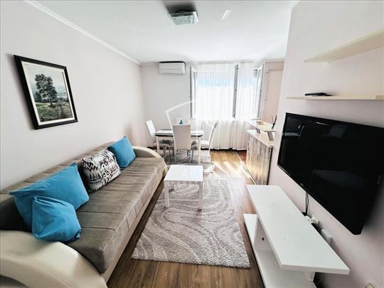 Lep dvosoban stan na Dorćolu ID#12197