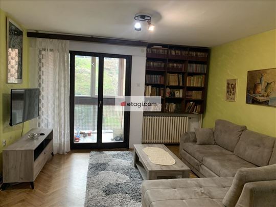 Luksuzan stan u prestižnom naselju