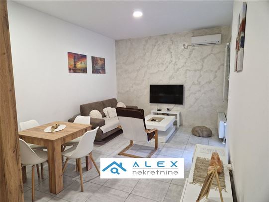 Odličan jednoiposoban stan na Salajci