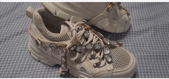 Patike sa kristalima (like a gucci)