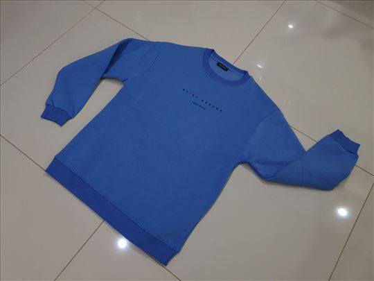 Plavi duks S velicina ali vise je M Novo!