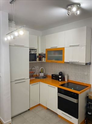 Prodajem polivnu kuhinju