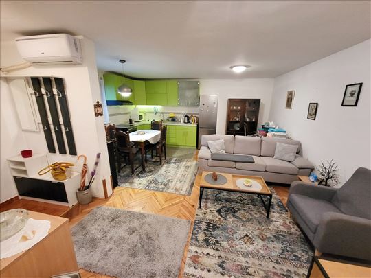 Renoviran sa niskim režijama