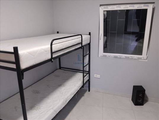 Smeštaj za radnike, Železnik, 200 m2