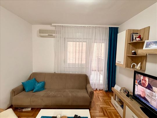 Svetao dvosoban stan-MOZE KREDIT 38m2